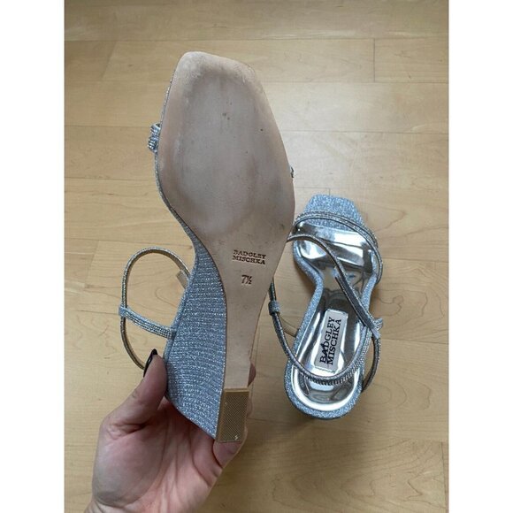 BADGLEY Mischka "Unity" Silver Wedge Sandals Sz 7.5 Embellished Stones - Picture 5 of 6